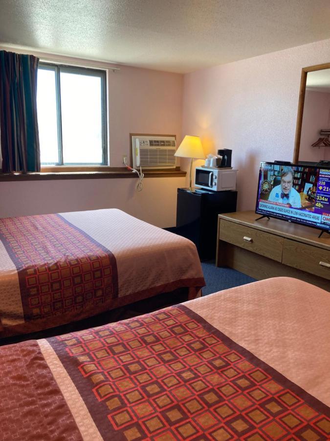 Executive Inn McPherson Екстериор снимка