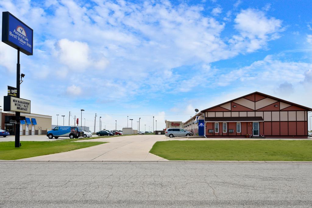 Executive Inn McPherson Екстериор снимка