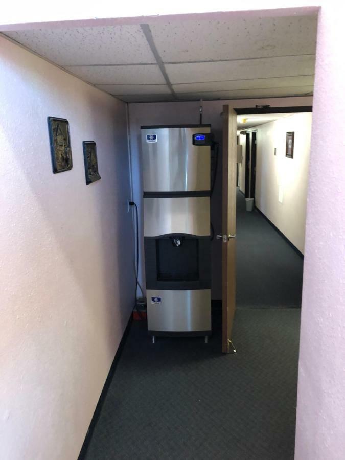 Executive Inn McPherson Екстериор снимка